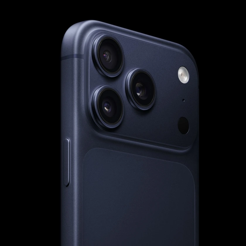 iPhone 17 Pro Deep Blue